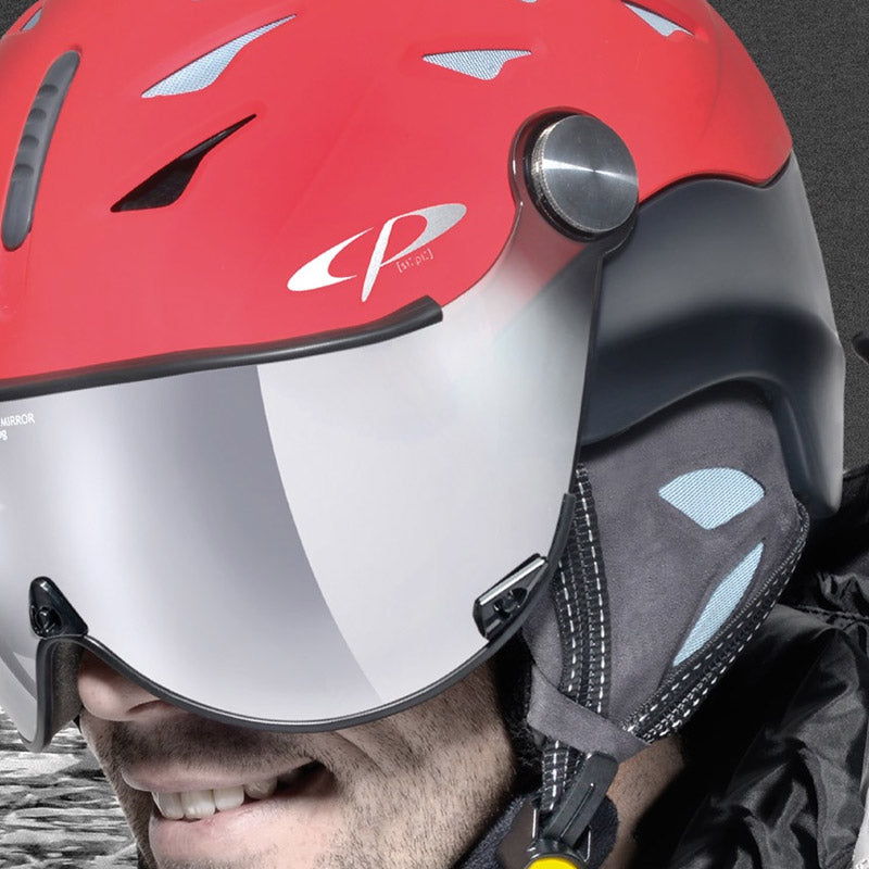 Detail view of the hybrid shell of the Cuma visor ski helmet